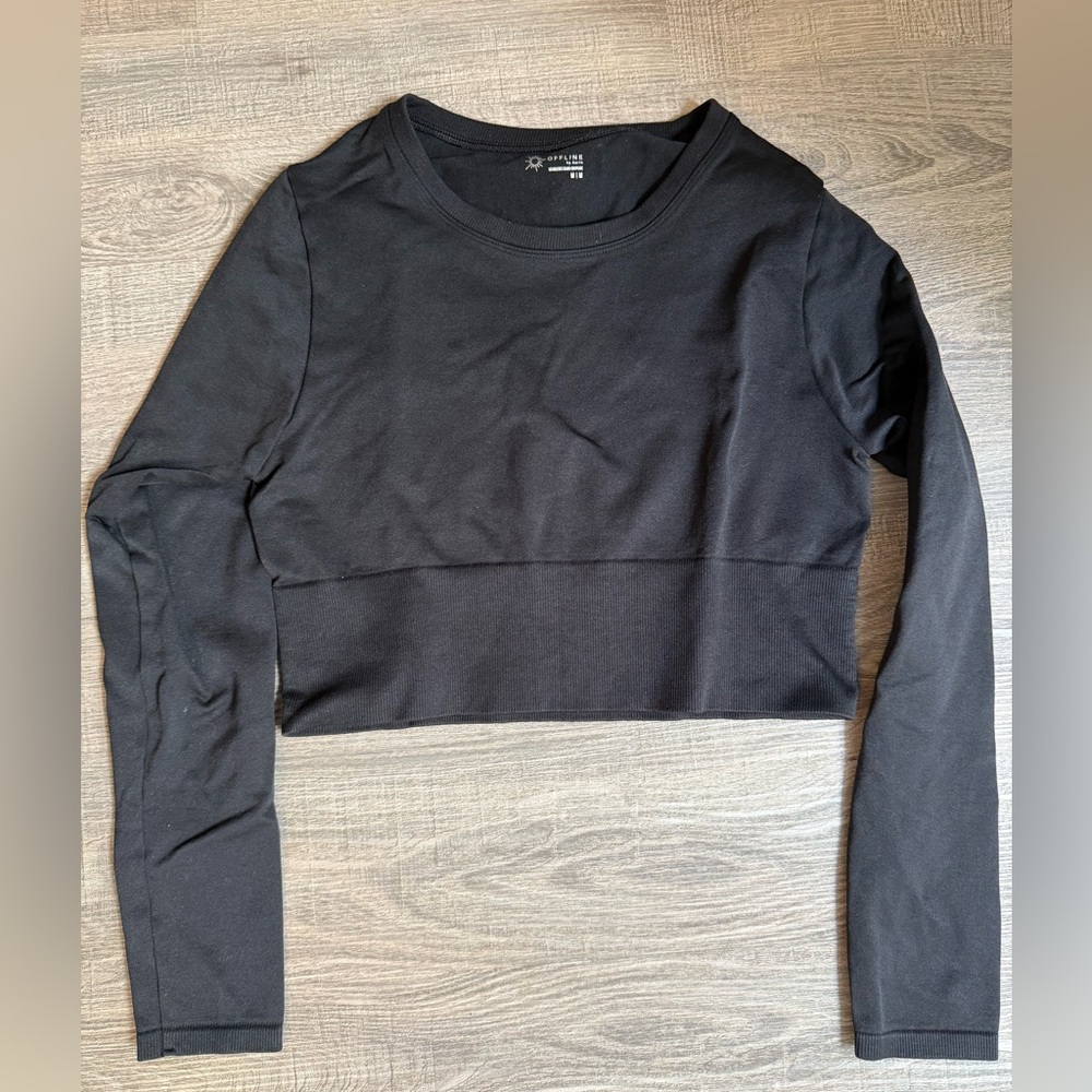Offline by Aerie Black Sidewalk Seamless Long Sleeve Cropped Shirt